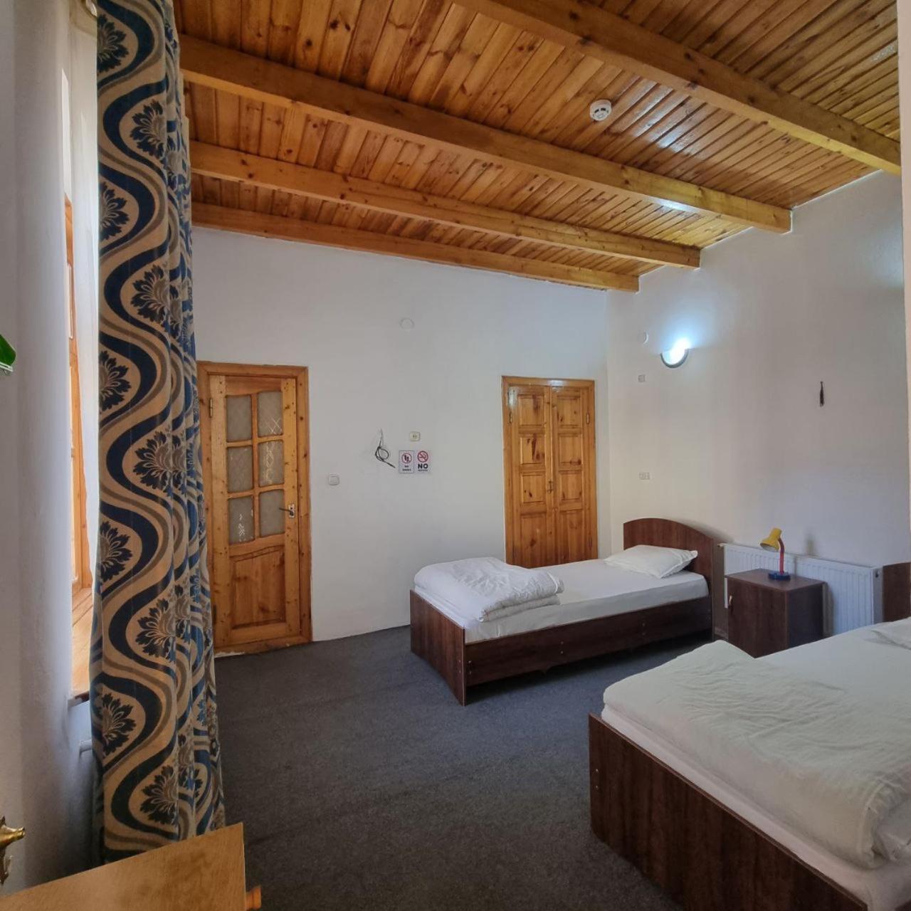 Sim Sim Hostel & Guest House Near The Church Samarcanda Exterior foto